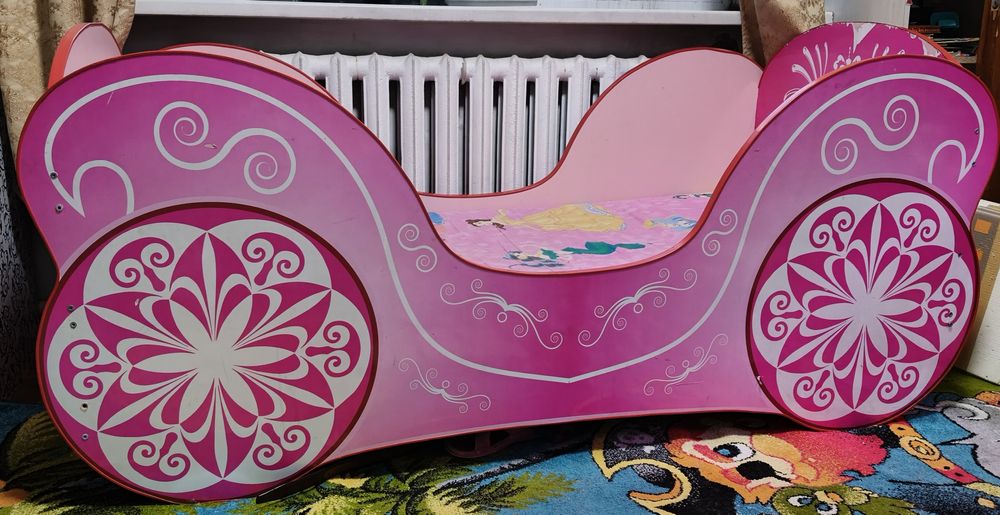 Кровать детская с матрасиком