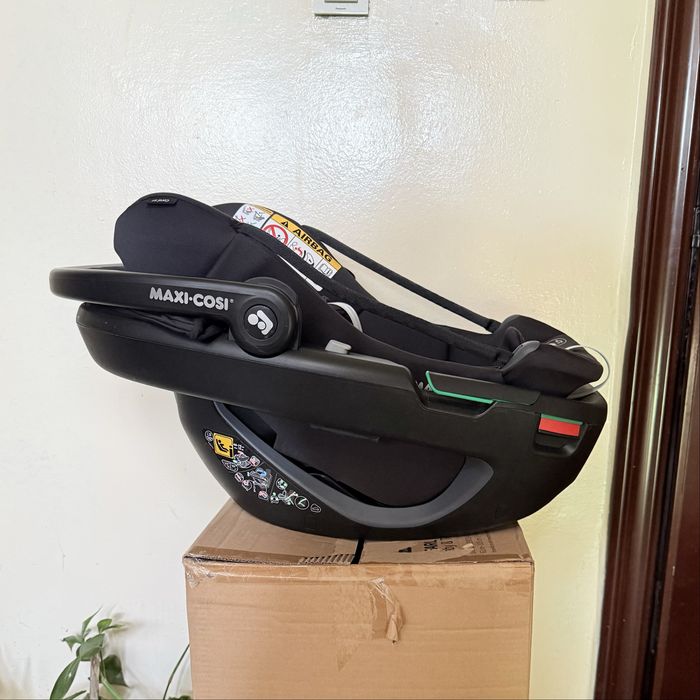 Стол за кола Maxi Cosi Coral 360 Essential Black