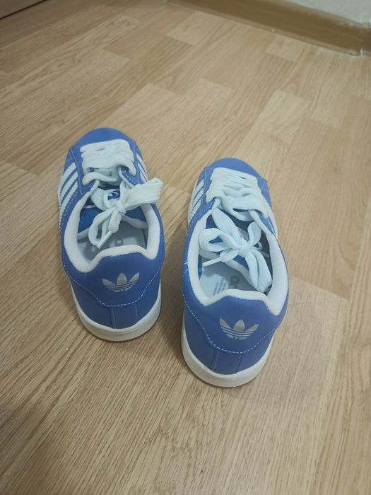 Кроссовки Campus фирмы adidas