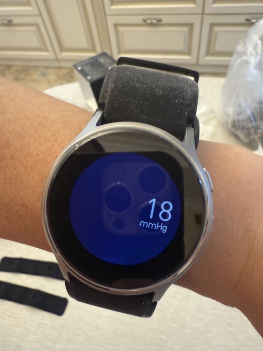 Часы Omron Heart-Guide