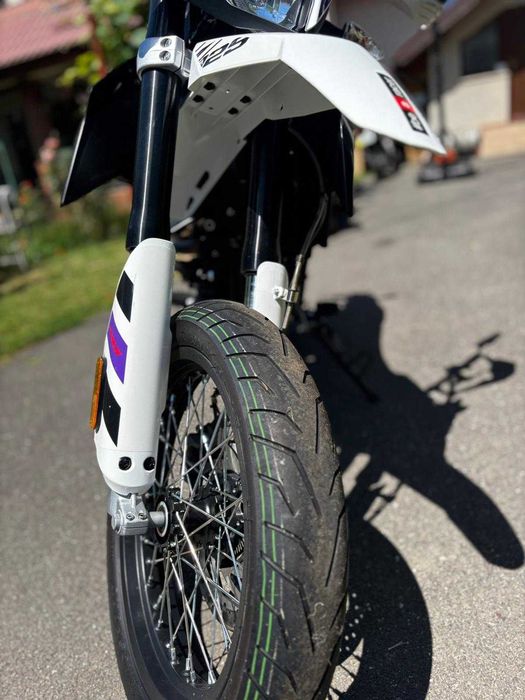 Aprilia XS 125( supermoto ) 2024