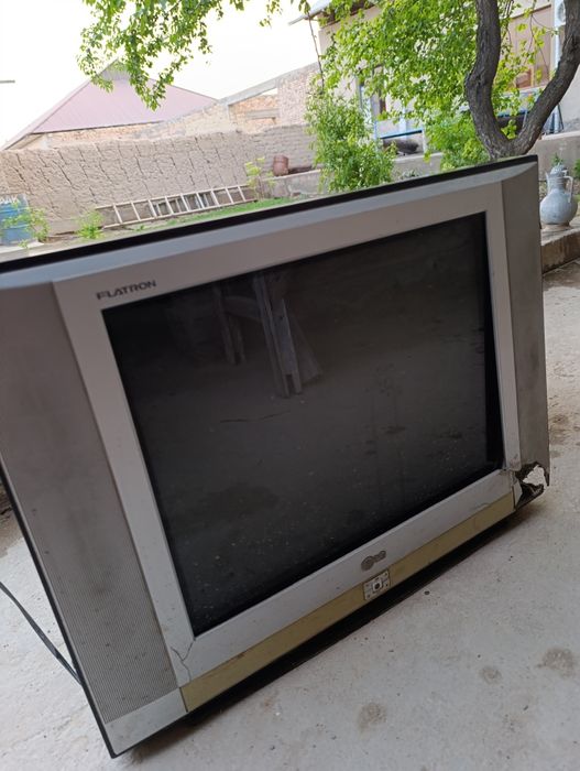 LG televizor sotiladi. Ishlaydi. Xolati yaxshi