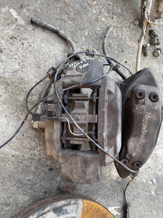 Etrieri Fata St/Dr Mercedes ML W163 Pret 300 lei buc