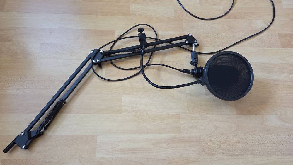 Microfon profesional USB cu braț și filtru pop