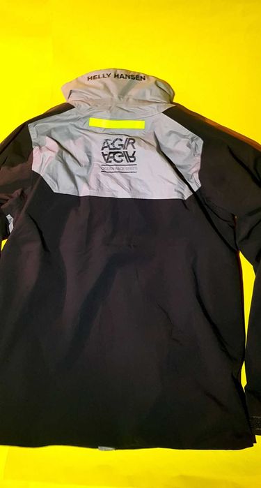 Продавам висок клас яке Helly Hansen ÆGIR Ocean Race Series (H2Flow™)