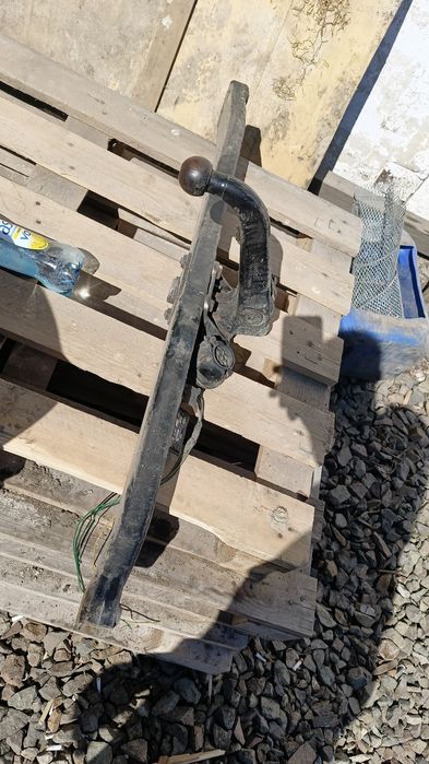 Фаркоп для Мерс 124