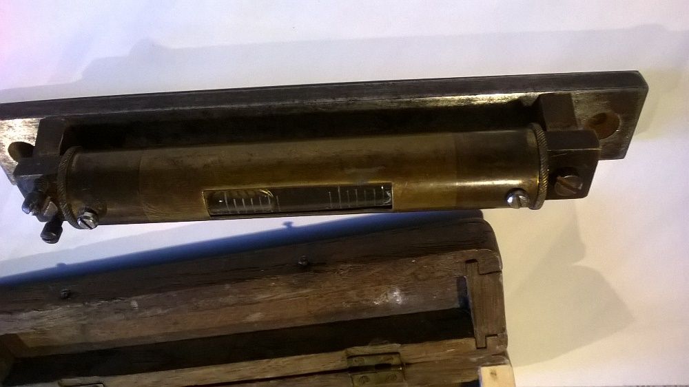 продава  уникален нивелир