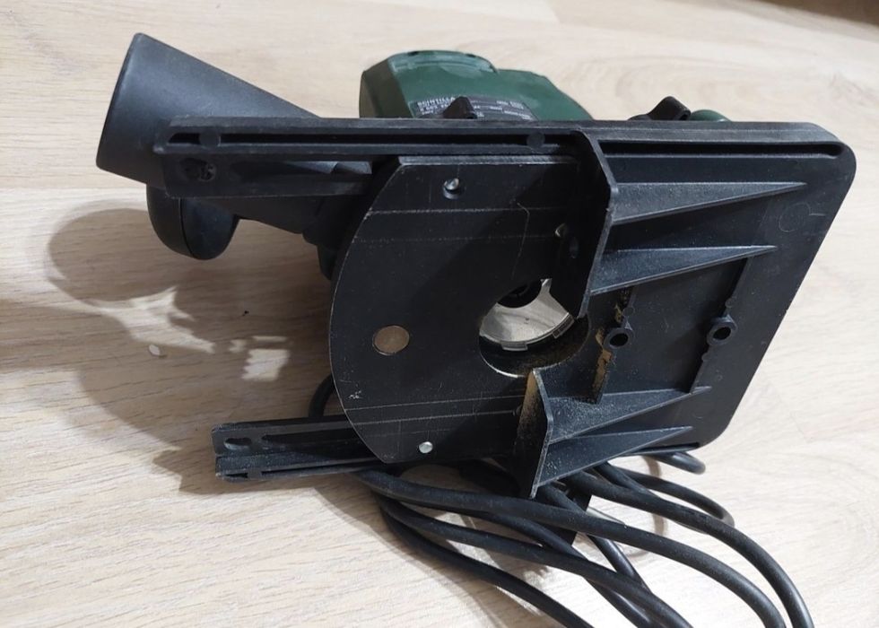 Ручная фреза BOSCH