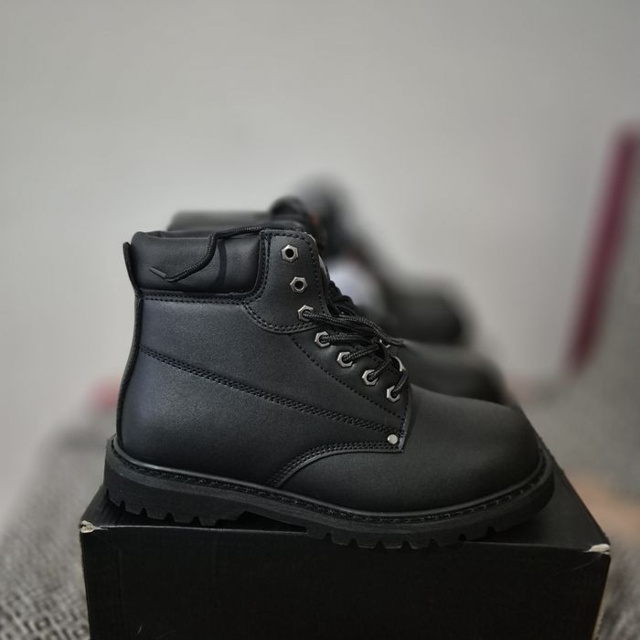 Спецобувь сатылады