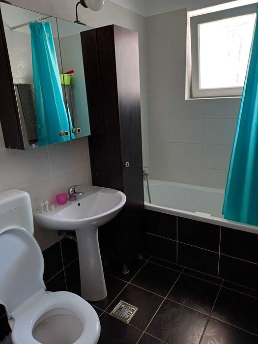 Vand apartament doua camere