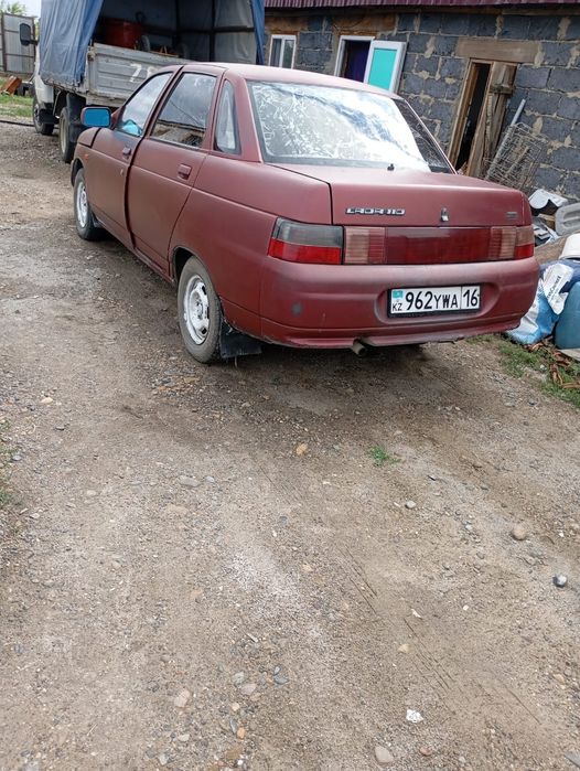 Машина продам 2000 года