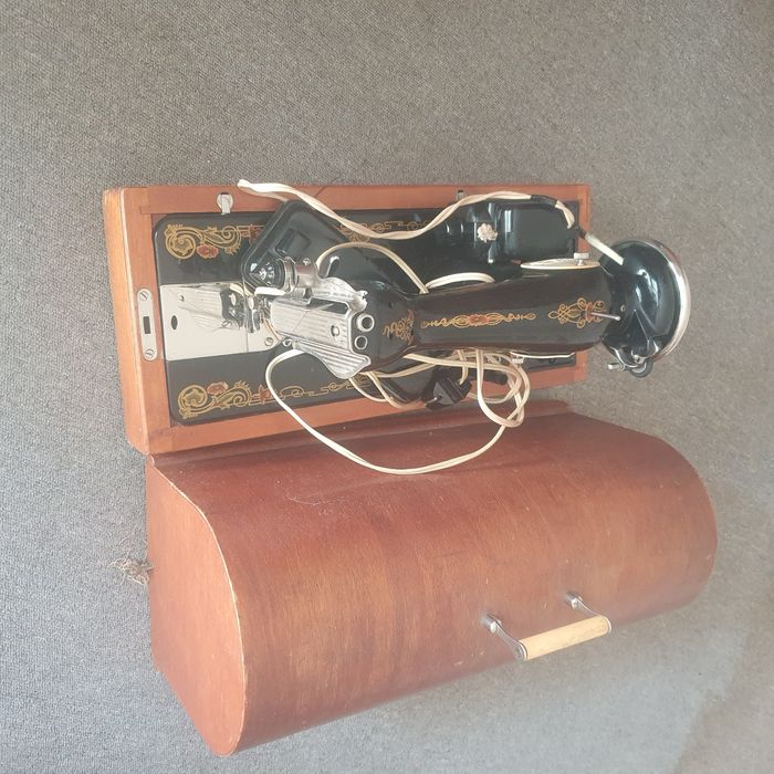 Шивачка машина руска