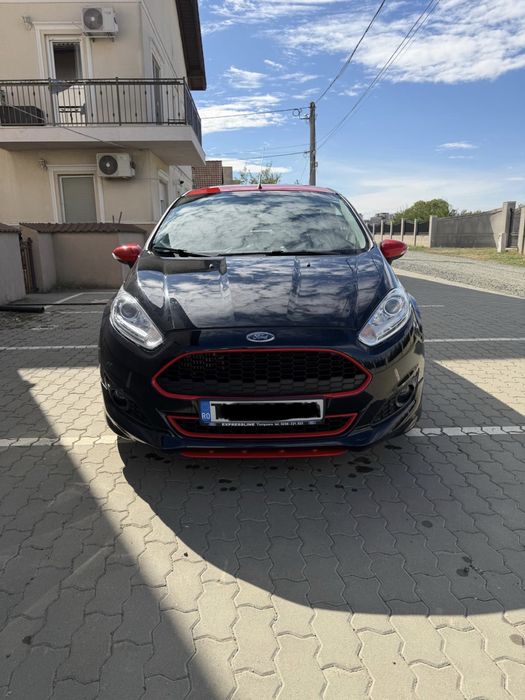 Ford Fiesta Red&Black 1.0 EcoBoost 140 CP | 2016 | 30.000 km | 3 uși