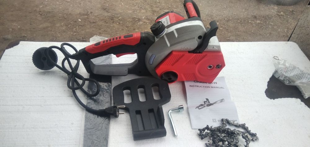 Мошний Електро пила 3.8 КВ