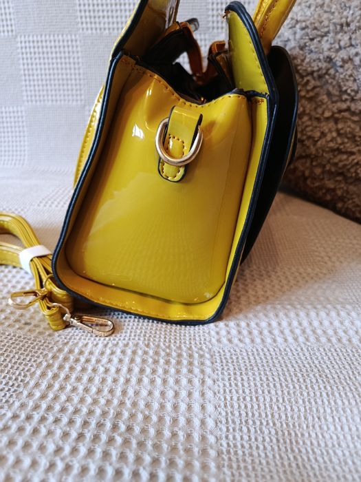 Сумка женская лаковая