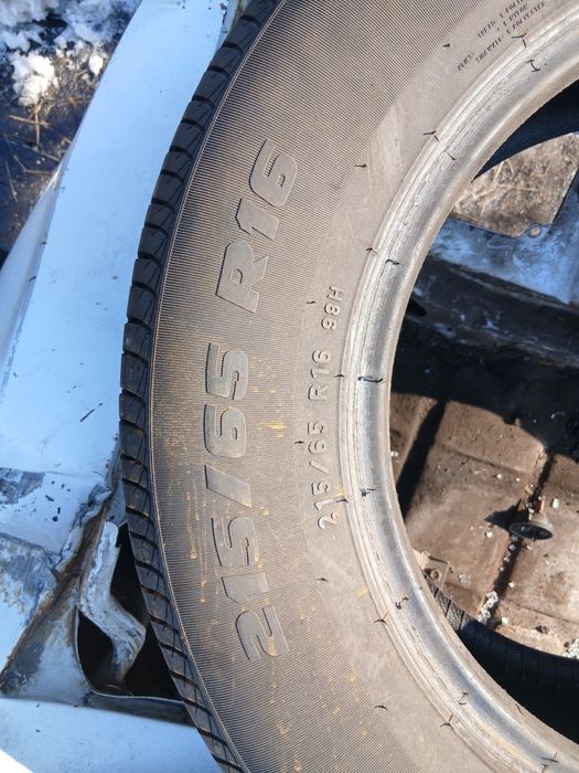 Продам комплект 215 65 r16