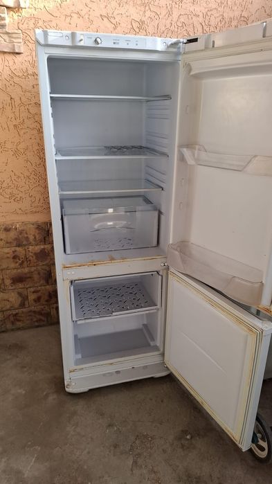 Холодильник Бирюса