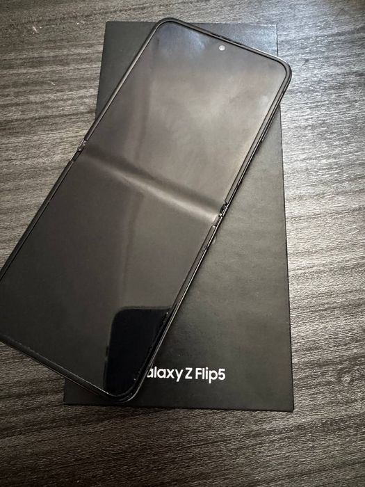 Samsung Z Flip 5 sotiladi