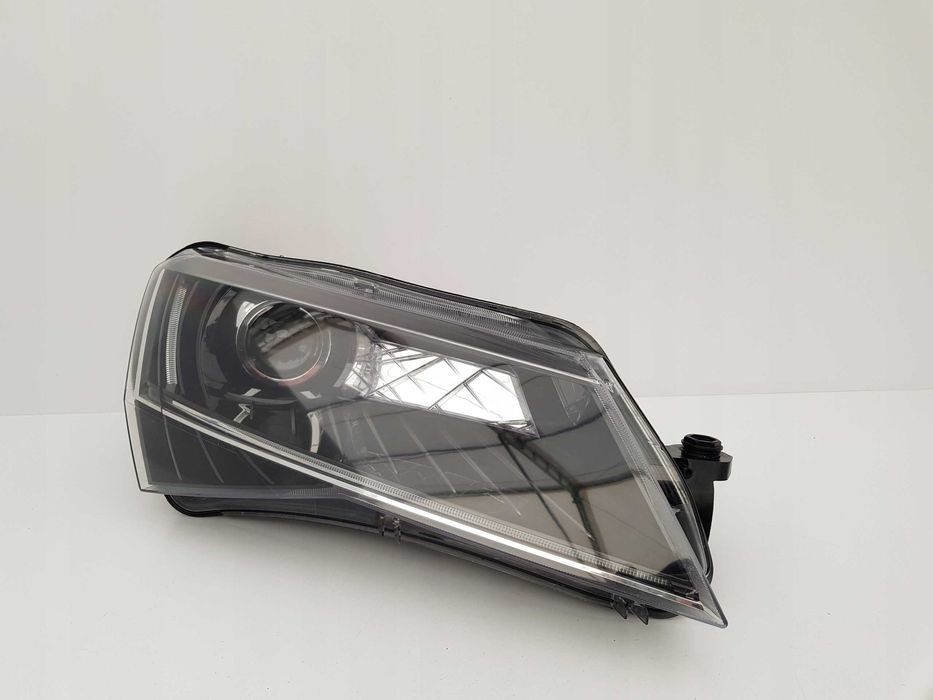 Skoda Superb 3 III 3V1 far stanga dreapta faruri bi-xenon led adaptiv