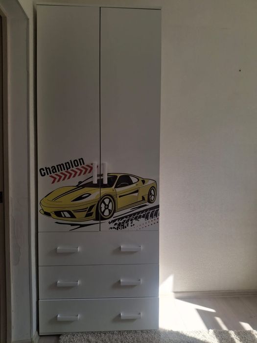 Продам шкаф и кровать в комплекте