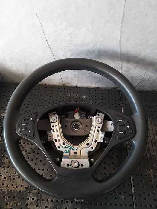 Volan piele in 3 spite cu comenzi kia ceed 1 ed 2008