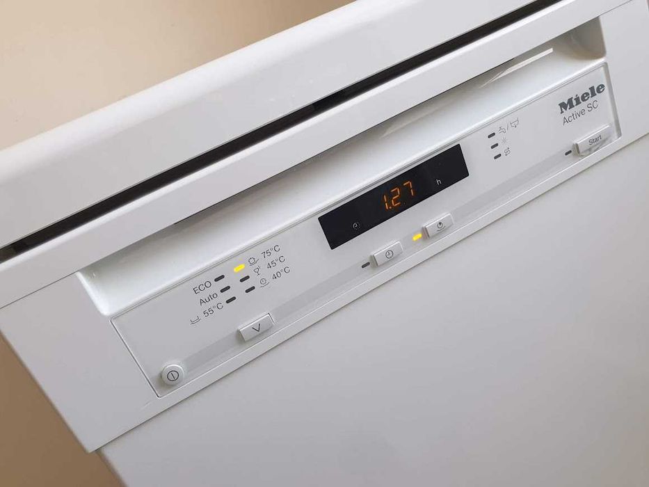 Miele Съдомиялна - 9 Комплекта - Свободностояща - 45см - Тясна