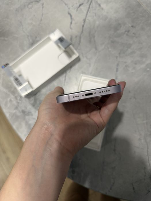 Продам Iphone 14
