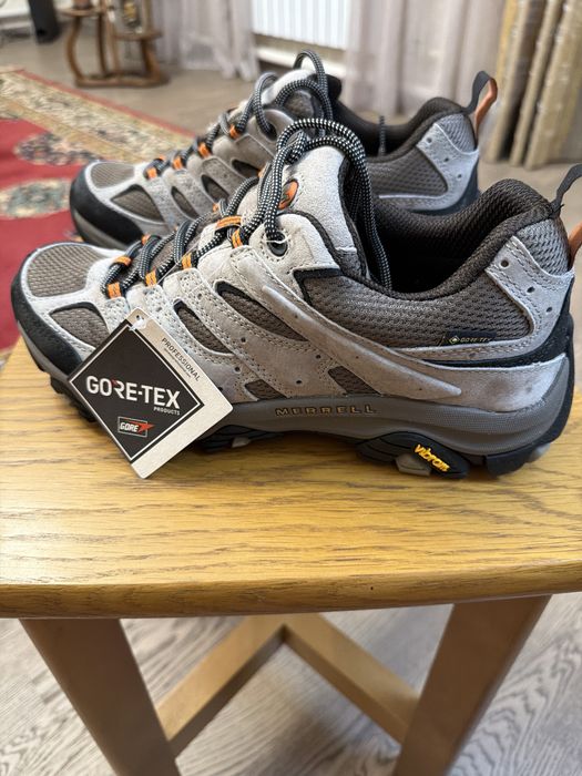 Кроссовки MERRELL , страна изготовитель Вьетнам