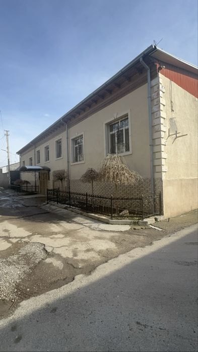 Дом, 6 соток, торцевая, махалля Амир Темур, за рестораном Трюфель