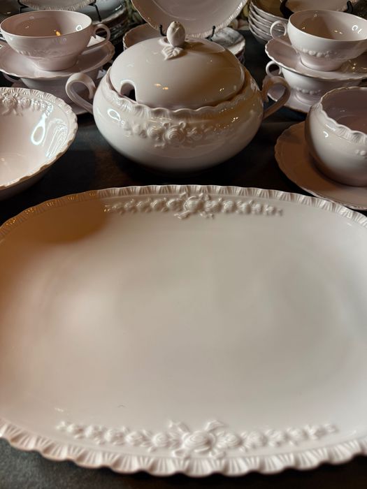 Hutschenreuther- Сервиз за хранене за 14 Нов Розов порцелан