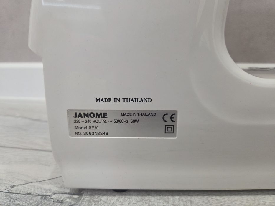 Швейная машинка Janome RE20