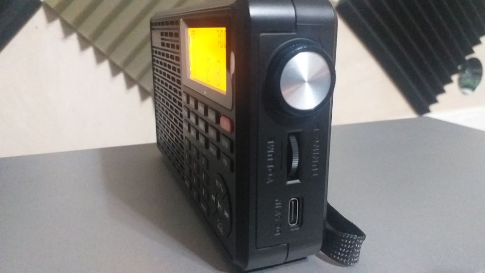 Radio cu mp3 XHdata d-109 la cutie