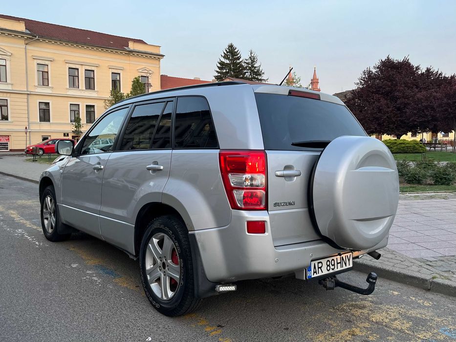 Suzuki Grand Vitara 1.9 Diesel 4x4 - Fără accidente - 4 uși - Trapă - Piele - SUV Offroad