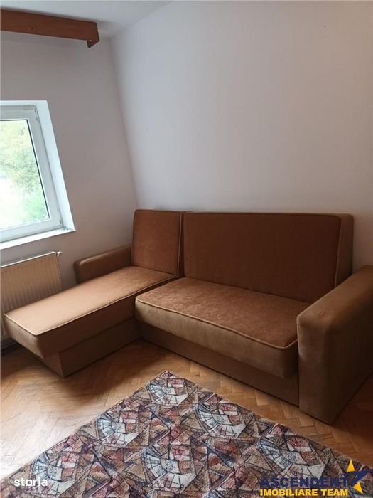 Drumul Poienii .LIvada Postei: 3 camere decomandate,2 balcoane,vedere