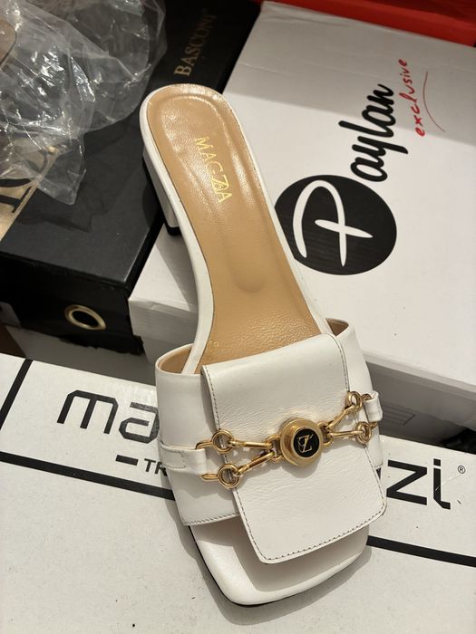 Продам шлепки на каблучке