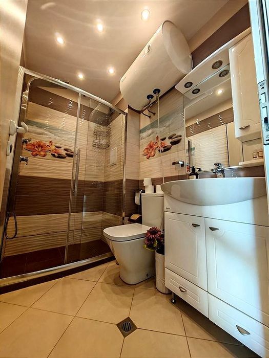 Дава се под наем Двустаен апартамент в Бургас, Център - 65 кв.м за 698.19 € - Снимка #6