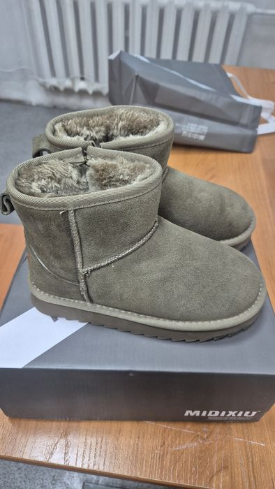 Продам новый обувь. Уги 33 размер