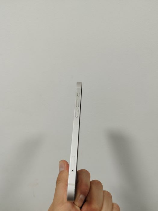 iPhone 12  white