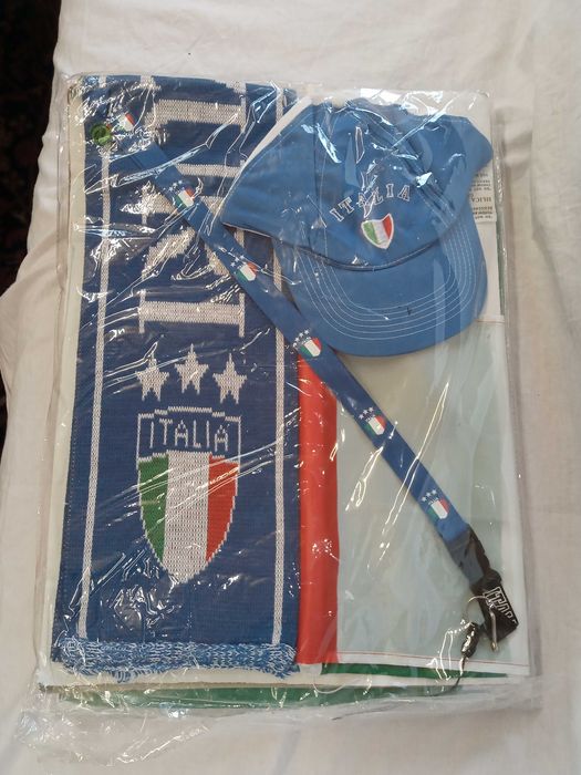 Fan-set (fular,sapca, fanion ,snur pentru ecuson -Italia,Spania,Brazilia)