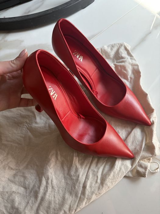 Обувки на висок ток Zara, червени, изключително удобни