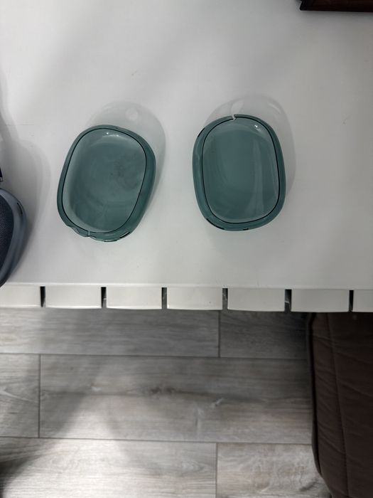 Продам оригинальные наушники Air pods max