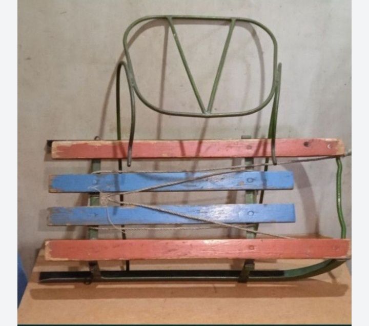 Для рыбалки контейнер и санки