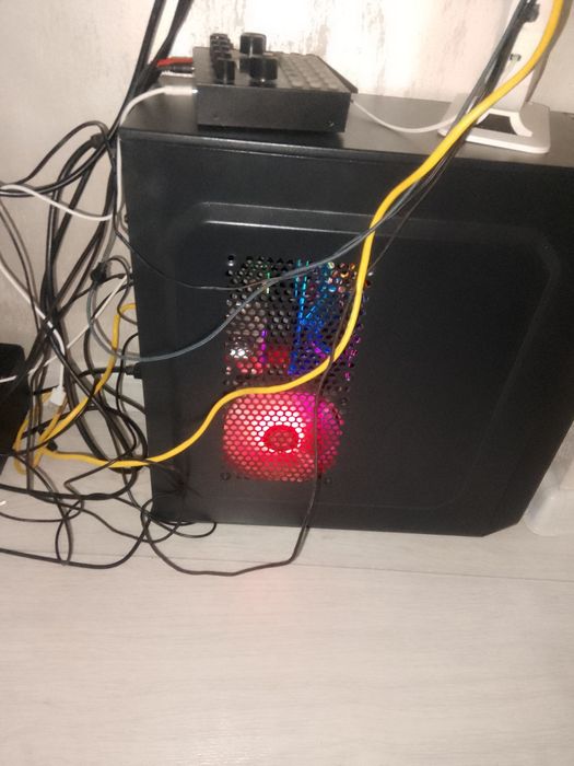 Компьютер.          .