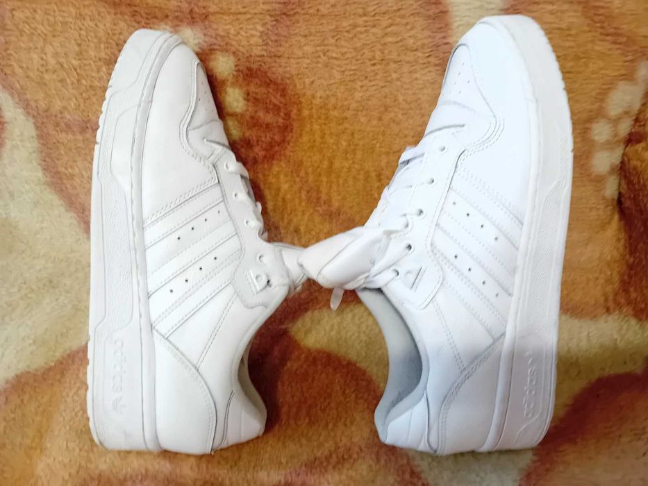 Адидас кожен 43 номер