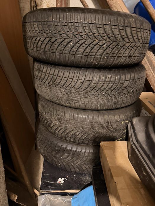 Всесезонни гуми GOODYEAR 195/65/15. ДОТ 23 г