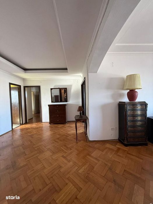 3 Camere Piata Universitatii