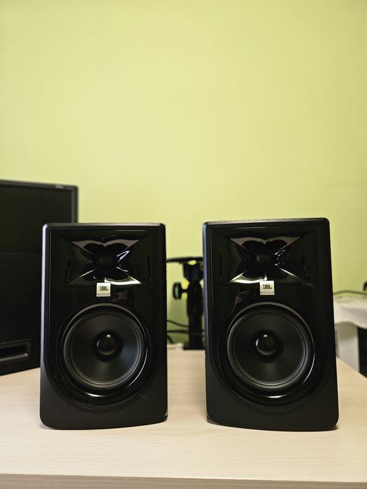 Vând o pereche de monitoare JBL 305P MK2 - Garanție