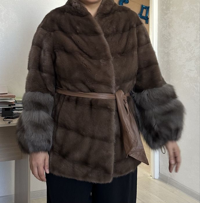 Шуба норковая, очень богатый цвет