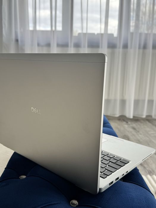 Vând laptop Dell
