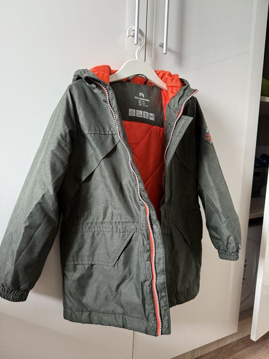 Продам куртку на мальчика